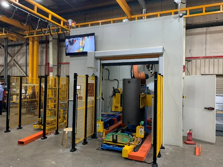 Pressure vessel robotic welding station